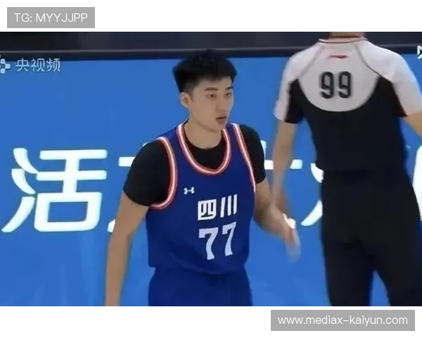 CBA新星段睿骐首发四川队，景菡一李金效辅佐双外援